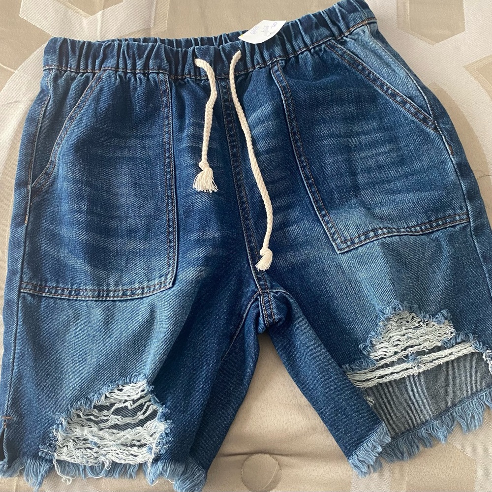 DENIM SHORTS